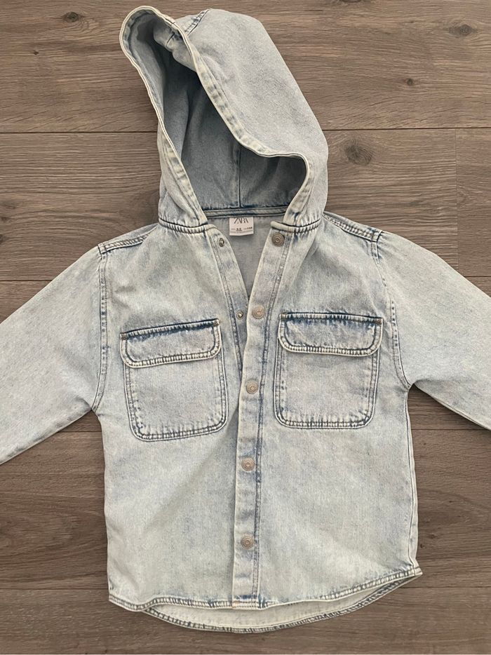 Veste jeans Zara 4/5 ans 11O cm - photo numéro 2