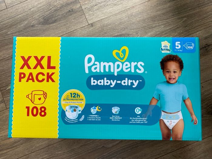 Couches Pampers baby dry taille 5