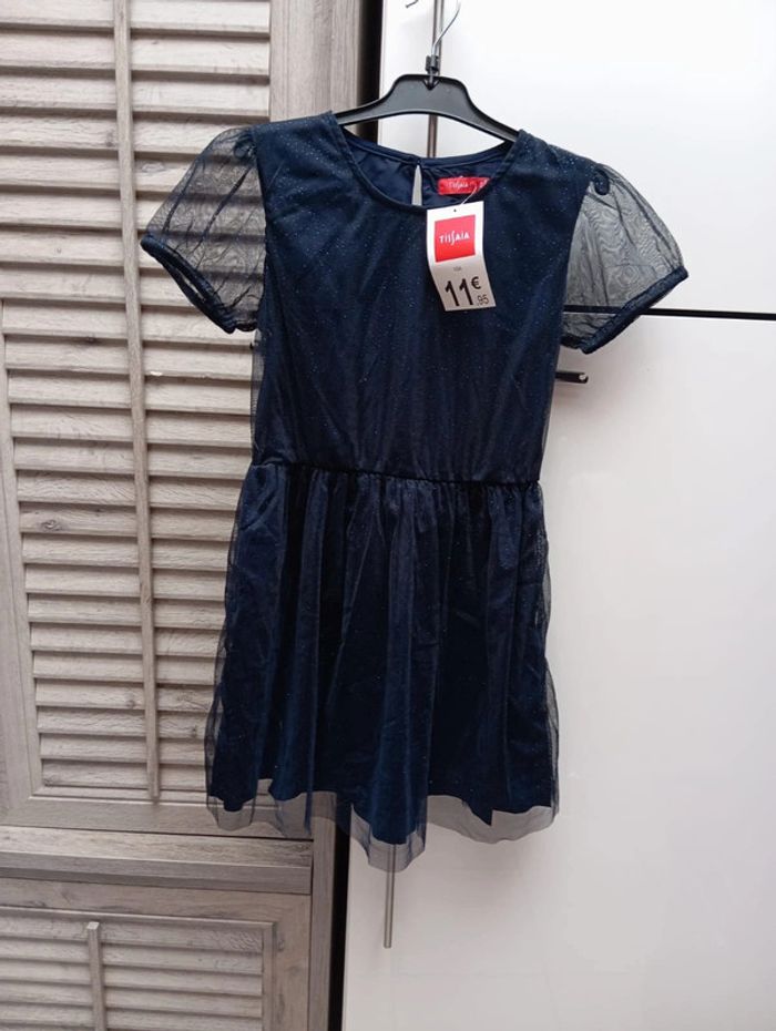 Robe neuve Tissaia 10 ans