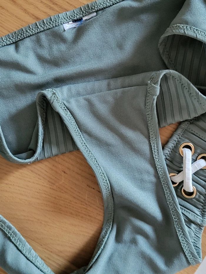 Maillot de bain 2 pièces vert sauge avec laçage - Kiabi - photo numéro 15