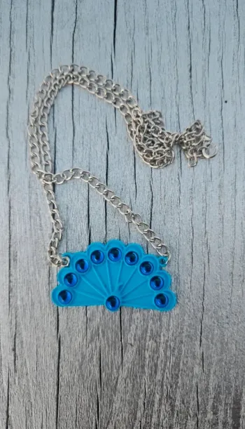 Collier Paon bleu