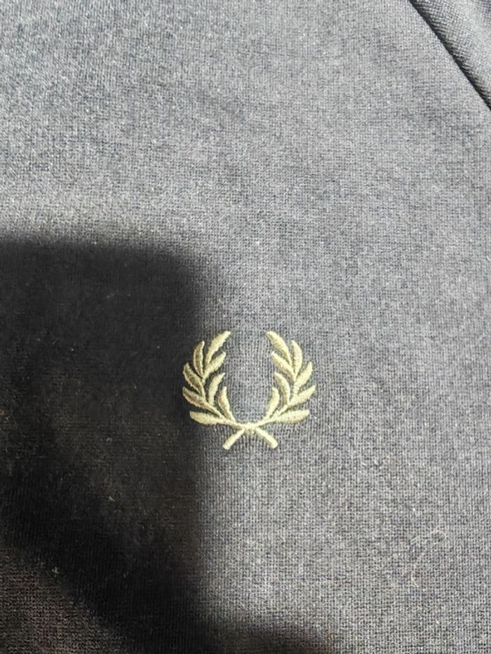 Superbe veste de survêtement Fred Perry, taille L, couleur noire. - photo numéro 2