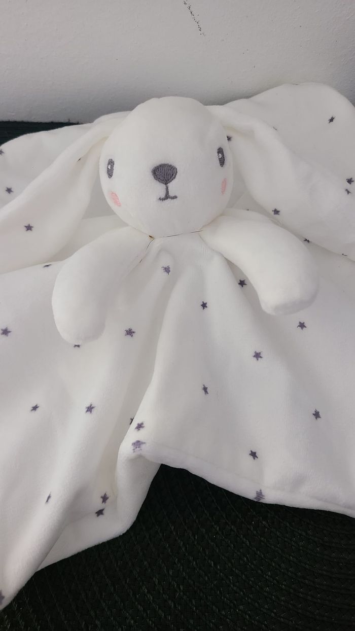 Doudou plat lapin SIMBA TOYS blanc étoiles attache tétine - photo numéro 2