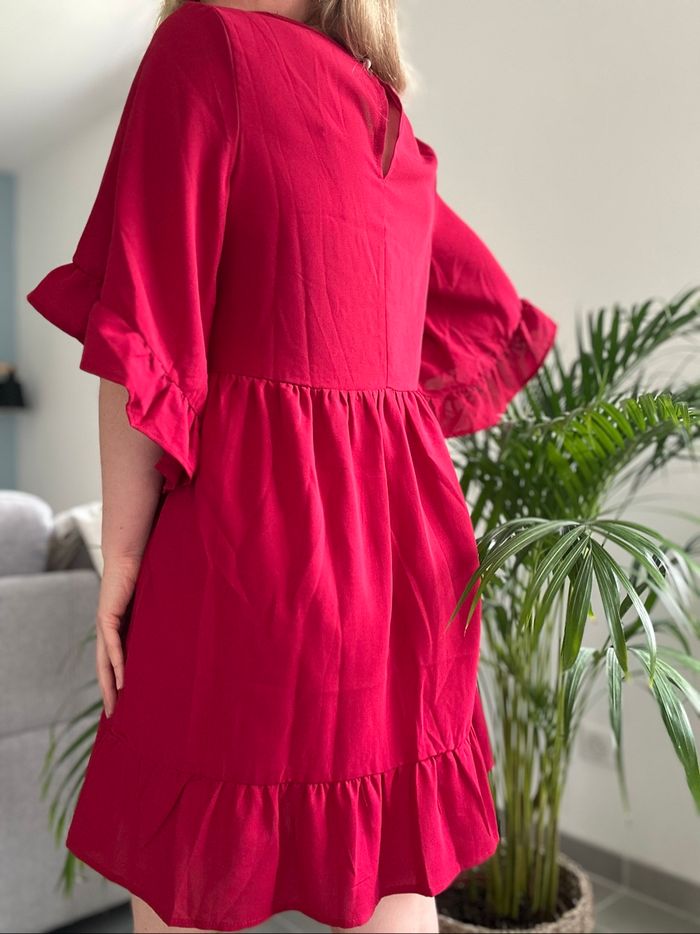 Robe rouge neuve - photo numéro 3