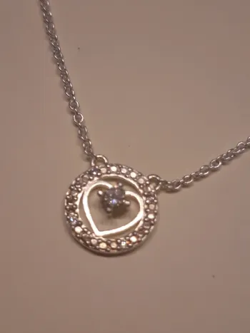 Collier pendentif fantaisie coeur strass