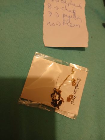 Collier et boucles d oreille fleur dorée neuf 10