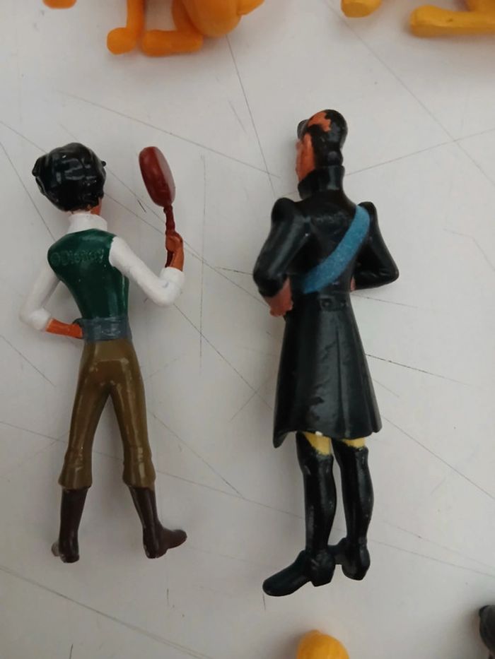 Lot 8 figurines Elena d'Avalor - photo numéro 5