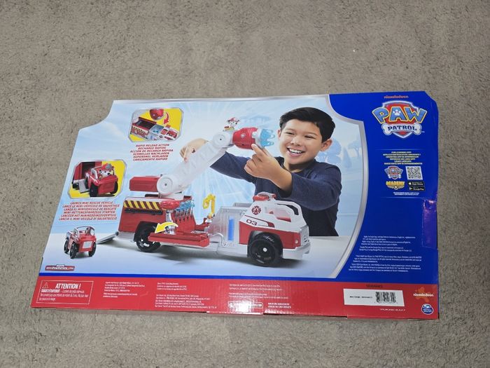 Camion de pompier deluxe et figurine Marcus - Fire Rescue La Pat Patrouille - photo numéro 2