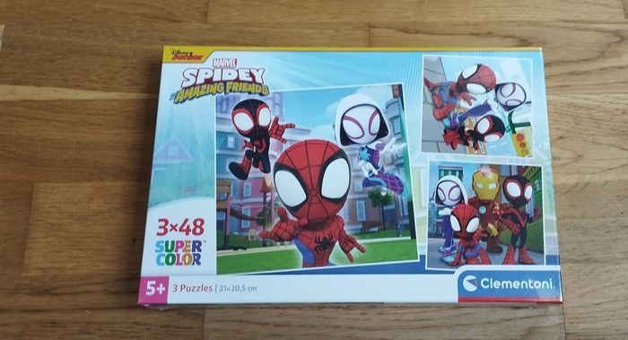 Puzzle Spidey et ses amis 5 ans et plus