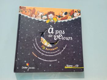Superbe livre CD, À pas de velours, 28 berceuses, Éditions Didier Jeunesse (21)