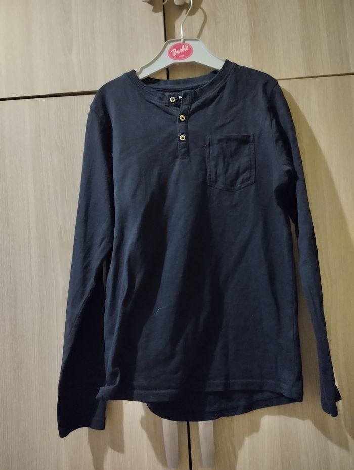 Tee shirt manches longues et chemises 10 ans - photo numéro 3