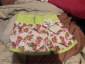 Disney short 12-18 mois taille 86