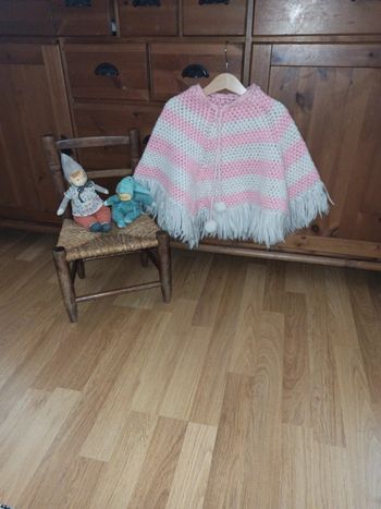 Poncho laine fait main tbe enfant