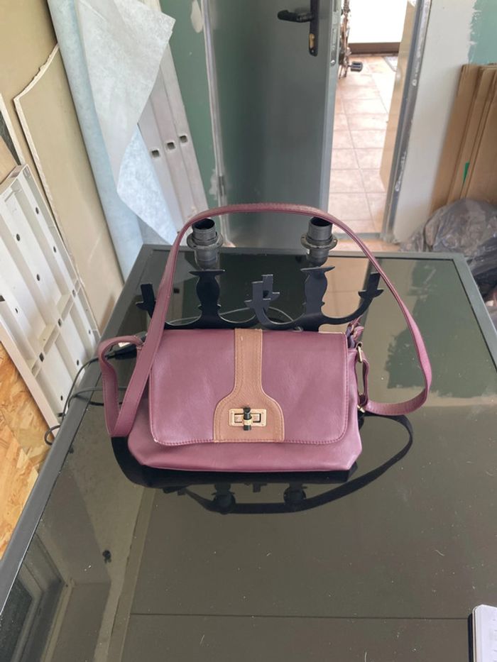 Sac à main de couleur bordeaux - photo numéro 3