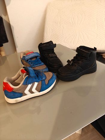 2 paires de baskets