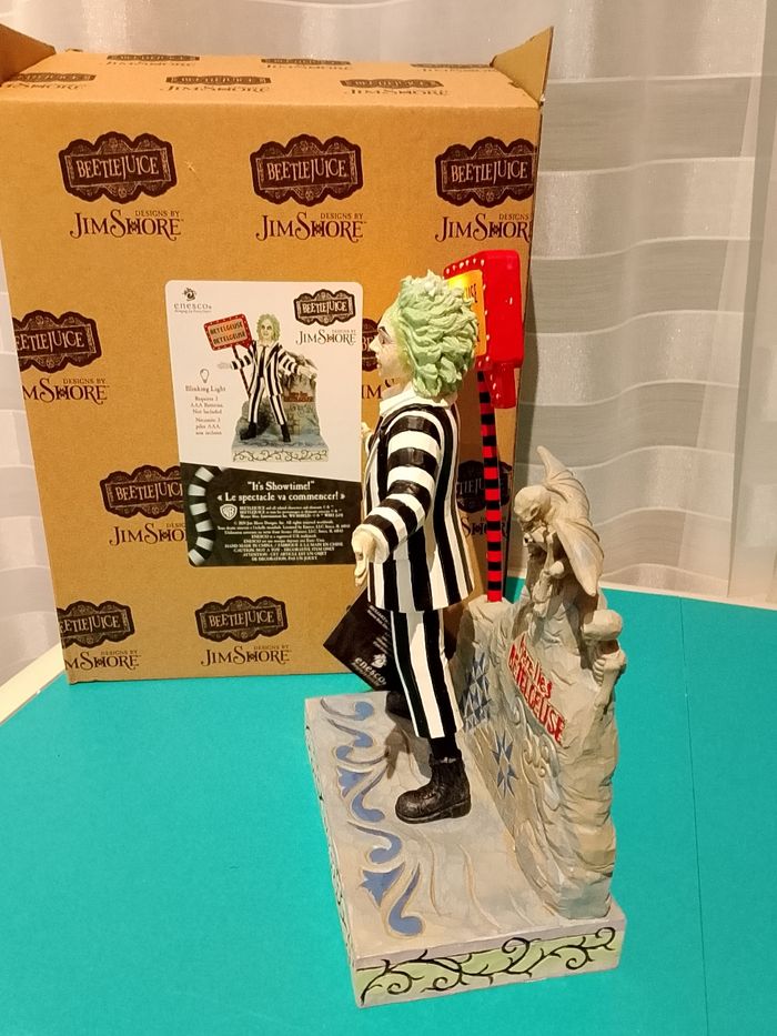Figurine Lumineuse Beetlejuice sur sa Tombe – Jim Shore Officielle - photo numéro 4