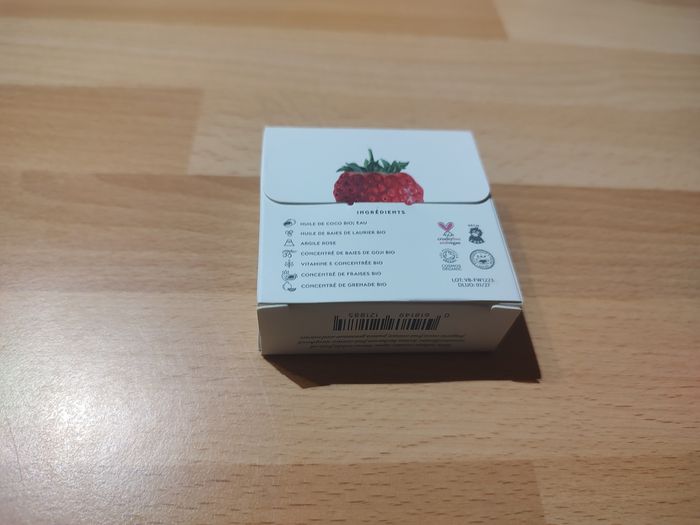 Lot de 5 pièces: very berry nettoyant visage multivitaminé
Savon stories
50 g - photo numéro 3