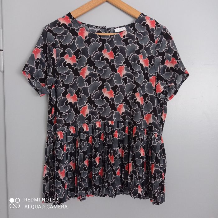 Blouse grise à fleurs t40