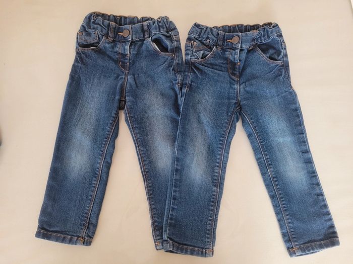 2 jeans, taille 24 mois