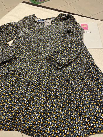 Robe okaidi 8 ans neuve