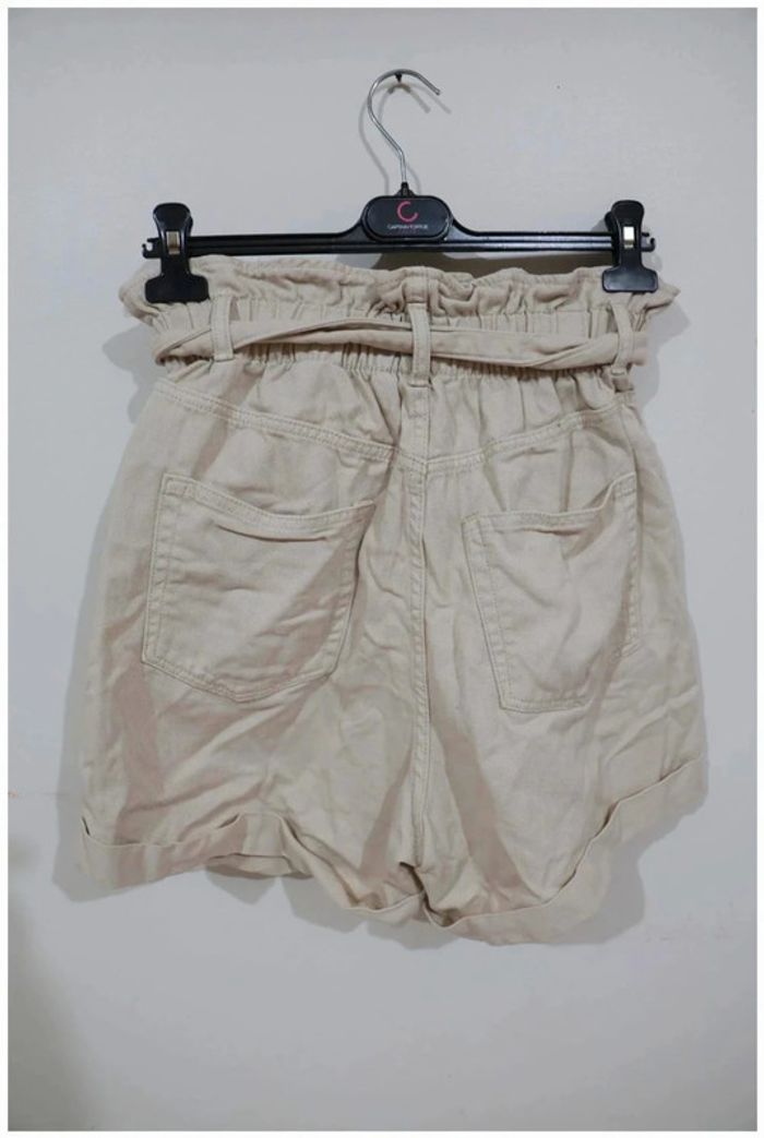 C41 short crème H&M 42 - photo numéro 2