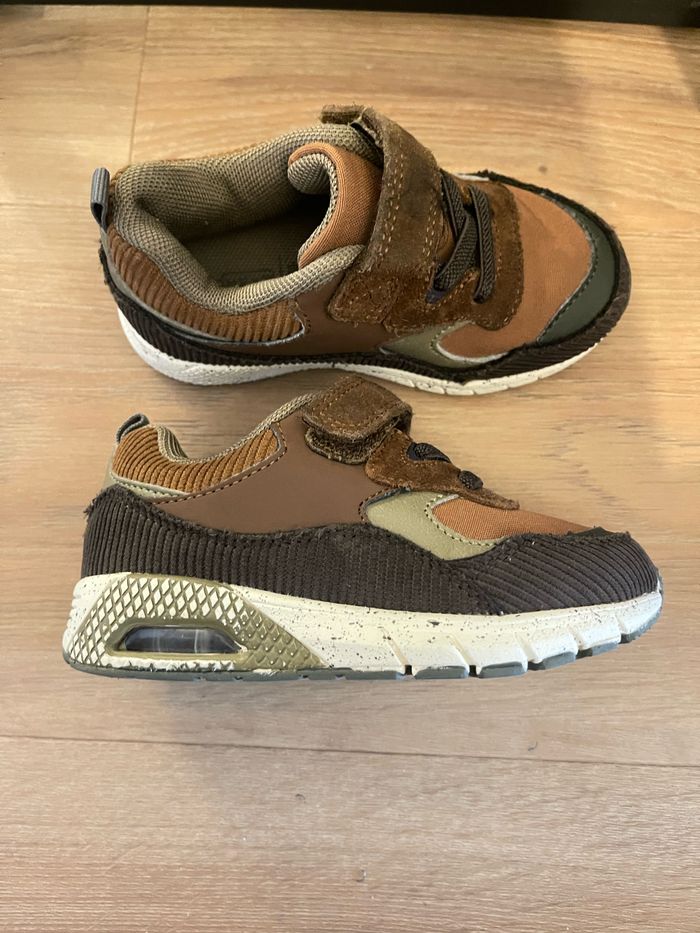 Chaussure garçon taille 24
