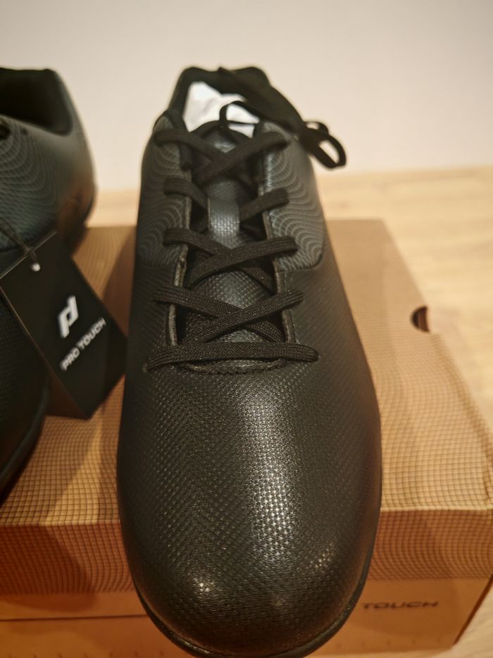 Chaussures de football homme taille 46 - photo numéro 3