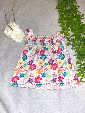 Très beau haut a épaulé dénudé pour bébé fille
