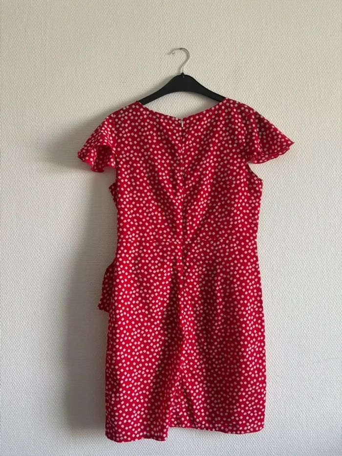 Robe rouge à motifs fleurs 🌸 taille XS - photo numéro 6