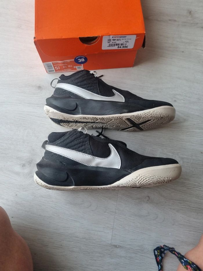 Paire de Nike basketball - photo numéro 3