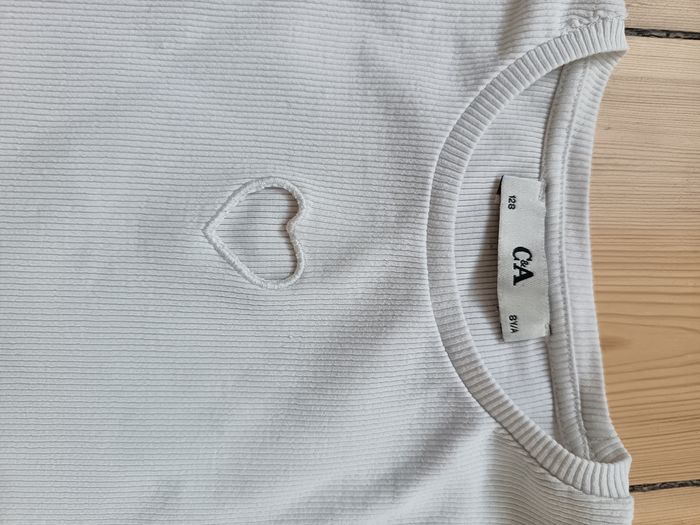 Haut blanc avec coeur - photo numéro 3