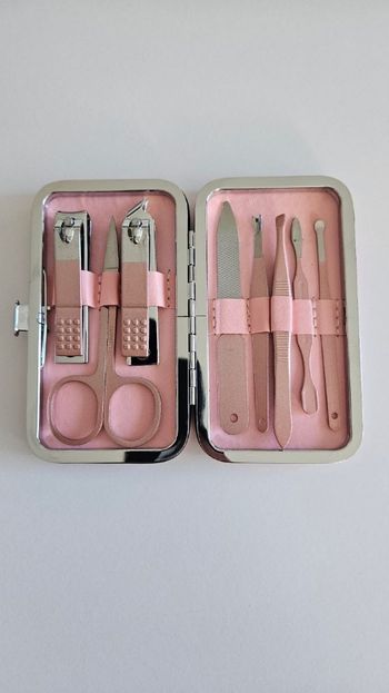 Kit manicure femme 8 pièces - Neuf