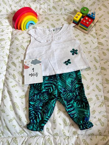 ensemble pantalon fluide fleuri vert et blouse sans manches blanc 9 mois p'tit môme