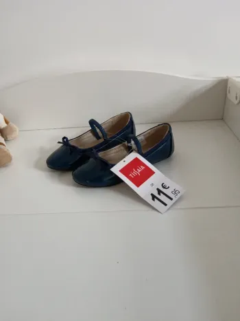 Ballerines vernies bleu marine Tissaia Taille 28
