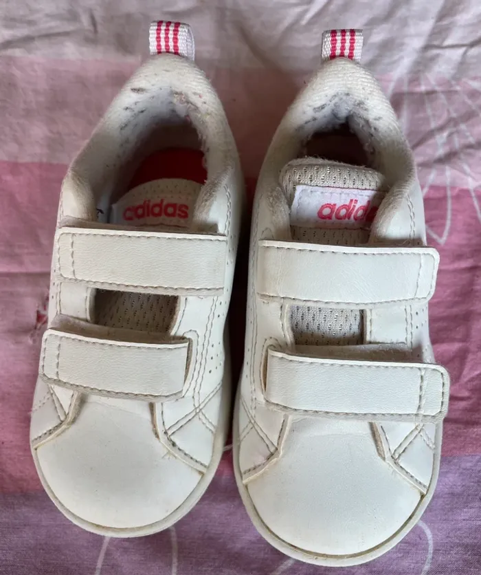 Baskets Adidas fille taille 21 - photo numéro 2