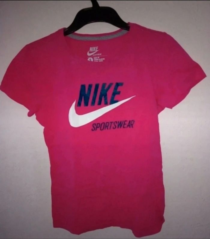 Jolie trico nike