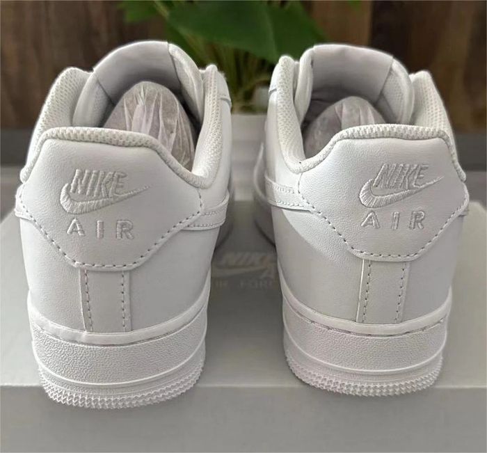 Nike Air Force 1 Low '07 White 41 - photo numéro 2