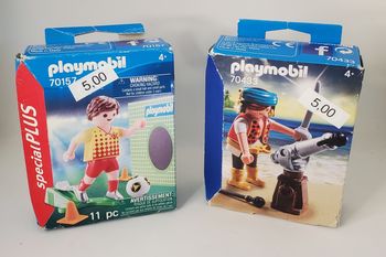 Lot de 2 playmobil Le footballeur et le pirate 