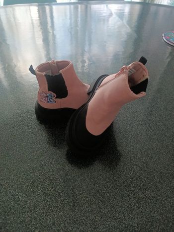 Magnifique paire de bottines stitch