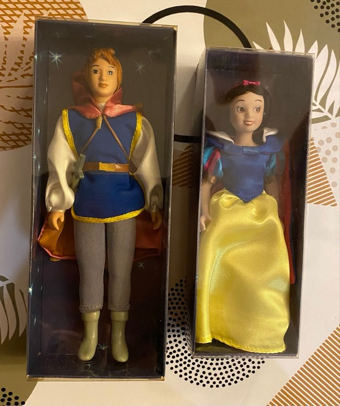 Lot poupées Blanche Neige et son Prince