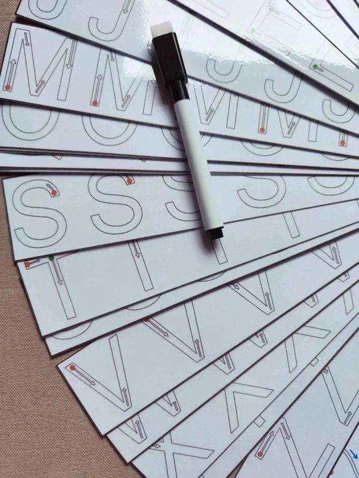 Carnet de 27 cartes pour apprendre à tracer les lettre de l'alphabet Montessori - photo numéro 4