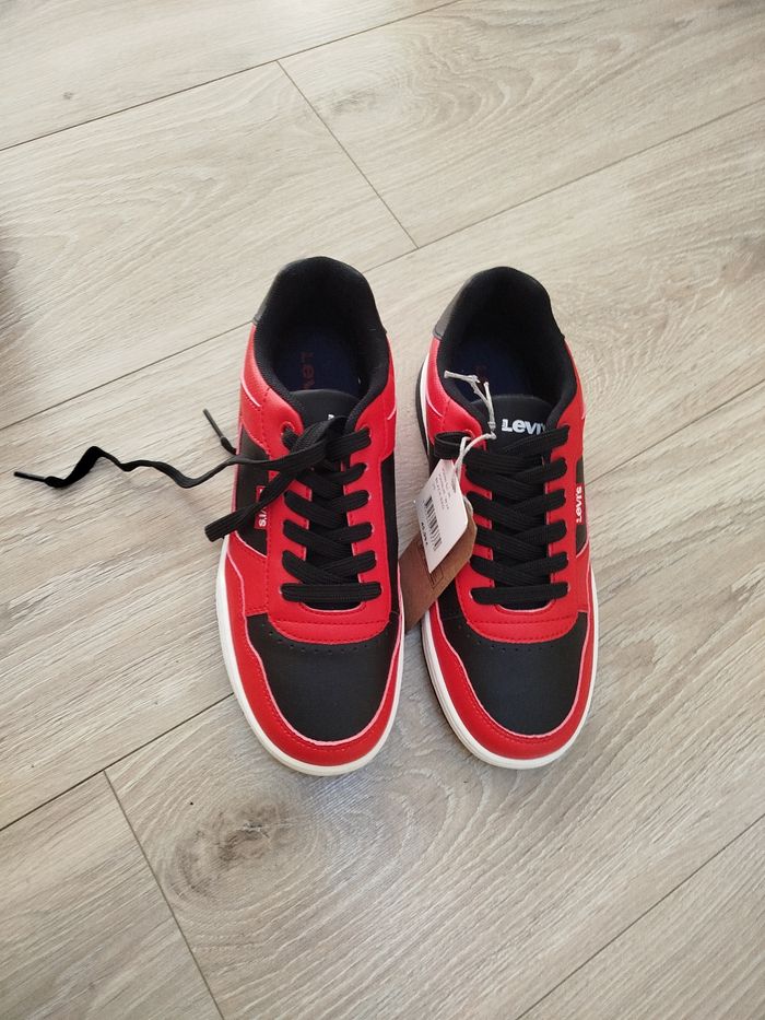 Basket levis pointure 35 neuve - photo numéro 3