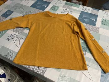 Pull jaune moutarde manches longues T1