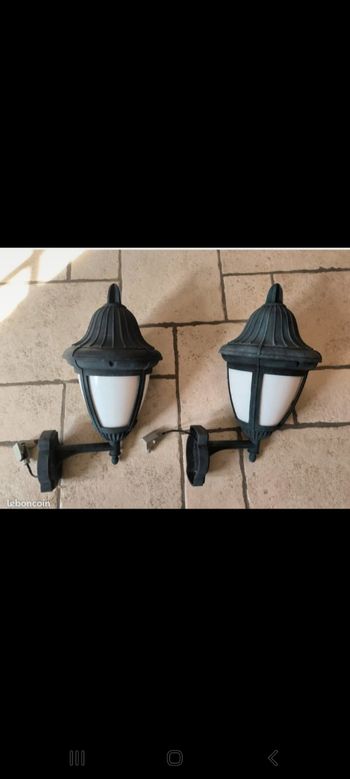 2 luminaires extérieurs en fonte