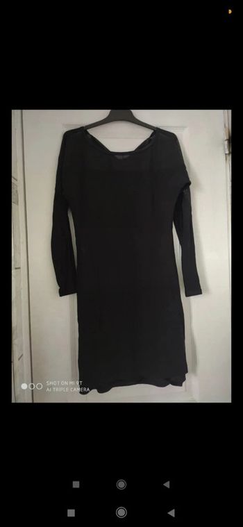Petite robe noire Guess