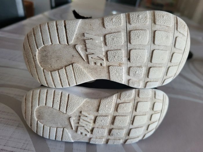 Chaussures pointure 22 - photo numéro 3