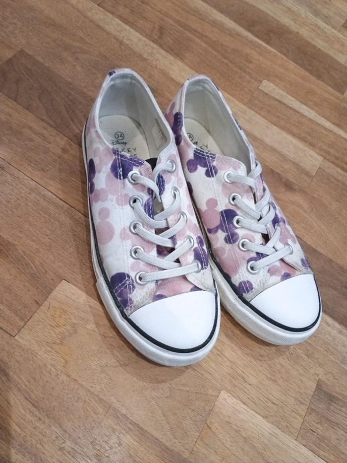 Basket taille 34 mickey