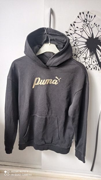 Sweat à capuche Puma noir  et or taille S, très bon état.