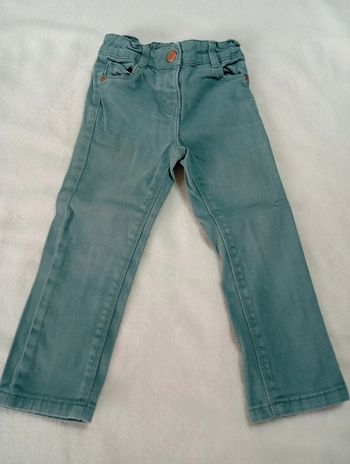 Jean vert taille 24 mois