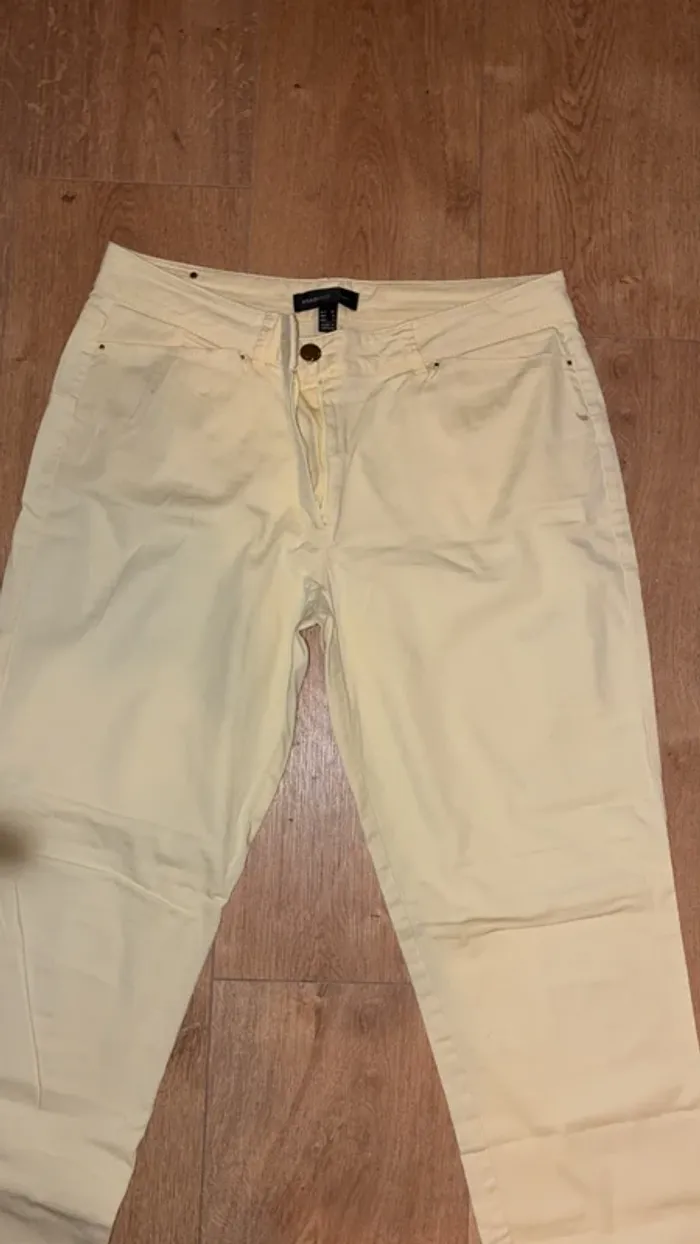 Pantalon jaune - photo numéro 2